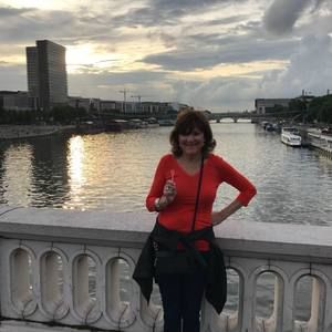 Meet your Posher, Desiree